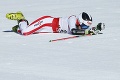 Rakúska lyžiarka do cieľa vletela, našťastie sa jej škaredý pád zaobišiel bez zranení