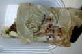 Miška mala obrovskú chuť na teľací kebab: Keď ho otvorila, ostala zhnusená!