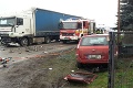 Čelná zrážka nákladiaka s osobným autom v Trenčianskom kraji: Vodička († 58) nehodu neprežila!