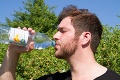 Muž vypije denne 20 litrov vody: Ak to nespraví, má to bolestivé následky