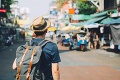Turistov zatkli pred odletom z Thajska: Vyčíňanie pred chrámom ich môže stáť slobodu!