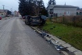 V Zemianskych Sadoch sa zrazil autobus s osobným autom: Dve zranené ženy previezli do nemocnice