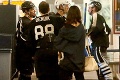 Selena Gomez sa od Biebera nepohne ani na krok: Sledovala aj jeho hokejový zápas