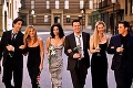 Seriálový Chandler zháňa drogy: Matthew Perry ich žiadal od pornoherečky