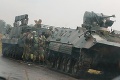 Do metropoly Zimbabwe smerujú tanky: Schyľuje sa k puču?!