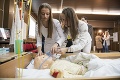 Unikátna výučba na bratislavskej lekárskej fakulte: Zistíte, koho liečia mladí medici, budete ohromení!