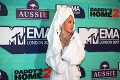 Rita Ora šokovala na predávaní cien MTV: Nezabudla sa pred odchodom z domu obliecť?