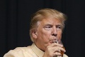 Donald Trump prichytený, ako popíja šampanské s vrahom: A ešte sa pritom aj zabával!