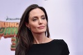 Nekompromisná Angelina Jolie ukázala svoju doteraz neznámu stránku: Nechutné fotky, k tomuto nútila svoje deti!