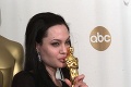 Herečka Jolie opäť púta pozornosť svojím zjavom: Keď uvidíte to telo, bude vám do plaču