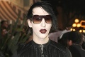 Vojna v šoubiznise! Marilyn Manson zaútočil na slávneho speváka: Je to dievča s mozgom veveričky!