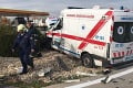 Vážna nehoda pri Dunajskej Strede: Zrazila sa sanitka s kamiónom, na mieste zasahuje aj vrtuľník