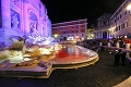 Turisti len pozerali, čo sa deje: Svetoznáma talianska Fontána di Trevi sa sfarbila načerveno