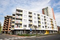 Pre križovatku v Bratislave nemôžu skolaudovať stavbu: Majitelia bytov sa stali rukojemníkmi