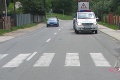 Ranná nehoda v Bratislave: Auto na priechode zrazilo tínedžera