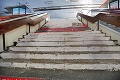 Unikátne zábery z búrania autobusovej stanice Mlynské Nivy: Legenda socializmu ide k zemi!