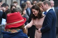 Uhladená vojvodkyňa Kate sa odviazala: Sledujte, s kým si zatancovala rovno na vlakovom nástupišti