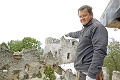 Z univerzity na ruiny slovenského hradu: Mojmír zanechal sľubnú kariéru, aby si splnil nezvyčajný sen!
