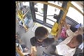 Hrôza v košickom autobuse: Matke chceli vytrhnúť 4-ročné dieťa z rúk!