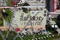 V Lučenci sa zapojila tisícka detí aj známy olympionik: Z vlastných tiel vytvorili obrovský nápis