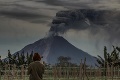 Nebezpečná sopka opäť aktívna: 7 erupcií za noc!