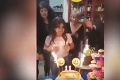 Rodinná oslava sa skončila tragédiou: Dievča išlo sfúknuť sviečky, potom to prišlo!