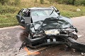 Smrteľné nehody pokračujú: Čelná zrážka dvoch osobných áut v Trnavskom kraji!