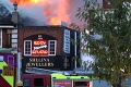 Obrovský požiar v Londýne: Evakuovali obyvateľov, na mieste je skoro stovka hasičov!