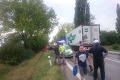 Motorkár pri Trnave prešiel do protismeru a vletel pod auto: Havarovali ďalšie štyri vozidlá!