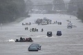 Ničivá búrka ešte neudrela v plnej sile: Texas čakajú ďalšie záplavy, úrady hlásia osem obetí!