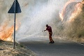 Taliansko ničia silné požiare: Z okolia Ríma evakuovali už 150 ľudí