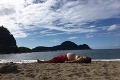Turista odfotil nič netušiaceho dovolenkára na pláži: Na fotke sa zabáva celý internet!