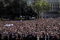 Počet obetí v Španielsku stúpol na 14: Tisíce ľudí prišli na námestie, teroristom poslali jasný odkaz!
