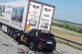 Tragická nehoda na českej diaľnici D1: Slovák (†50) vletel v luxusnom športiaku rovno pod kamión