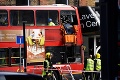 Londýn svedkom vážnej nehody: Poschodový autobus vpálil do obchodu