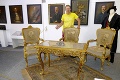 Prešovské múzeum vrazilo 20 000 € do opravy vzácneho nábytku: Túto stoličku na druhom obrázku nespoznáte!
