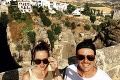 Robo Jakab si zbalil kufre a užíva si s priateľkou: Romantická dovolenka v Andalúzii!