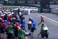 Kuriózna nehoda na MotoGP v Brne: Taliansky jazdec vystrájal v boxoch