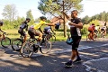 Takto cyklisti na Okolo Poľska bojujú s horúčavou: Chladiť, jesť a piť!