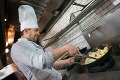 Slovenské podniky trápi nedostatok kuchárov: Do zahraničia odídu už po skončení štúdia