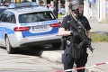 Krvavé besnenie v Hamburgu: Polícia prehľadala zariadenie, kde žil útočník
