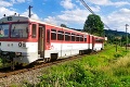 Vlak na Horehroní zrazil muža: Sedel polovyzlečený na koľajniciach!