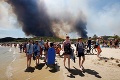 Ďalšia obľúbená dovolenková destinácia v plameňoch: Evakuovali tisíce domácich a turistov!