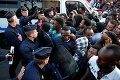 Taliansko bojuje s novou vlnou migrantov: V Miláne zadržali desiatky ľudí