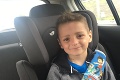 Chlapček prehral boj s rakovinou: Keď sa smútiaci počas pohrebu zahľadeli na nebo, vedeli, že sa pozerá