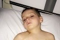 Chlapček prehral boj s rakovinou: Keď sa smútiaci počas pohrebu zahľadeli na nebo, vedeli, že sa pozerá