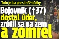 Toto je iba pre silné žalúdky: Bojovník († 37) dostal úder, zrútil sa na zem a zomrel