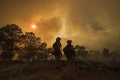 Kaliforniu sužujú rýchlo sa šíriace požiare: Meteorológovia nemajú priaznivé správy