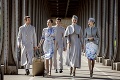 Nový módny trend v čínskej aerolinke: Uniformy ako z Harryho Pottera