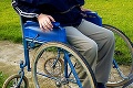 Maťko (13) dokázal malý zázrak: Postavil sa z vozíka a robí prvé kroky!